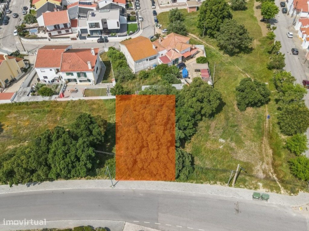Procura terreno para construir a moradia que sempre sonhou? - Grande imagem: 1/15