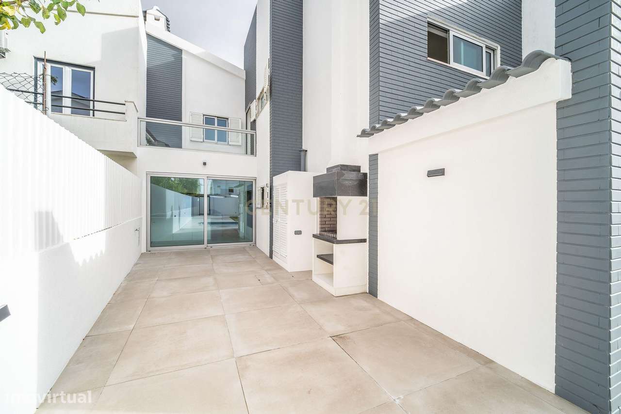 Moradia T6 com Piscina - Charneca de Caparica-50