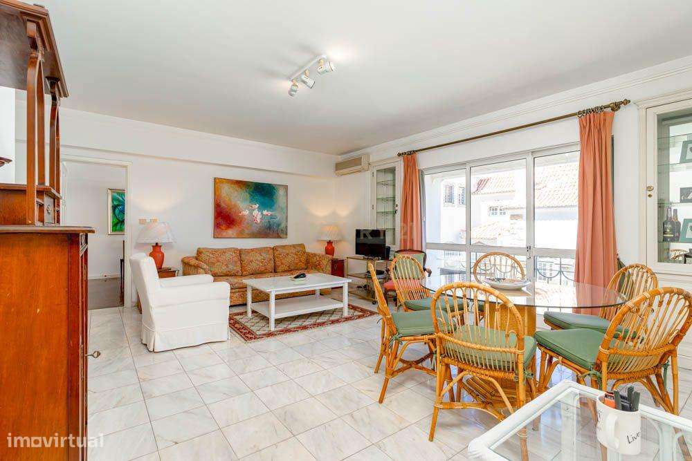 Apartamento T1 no Centro Histórico de Cascais com Vista Mar-10