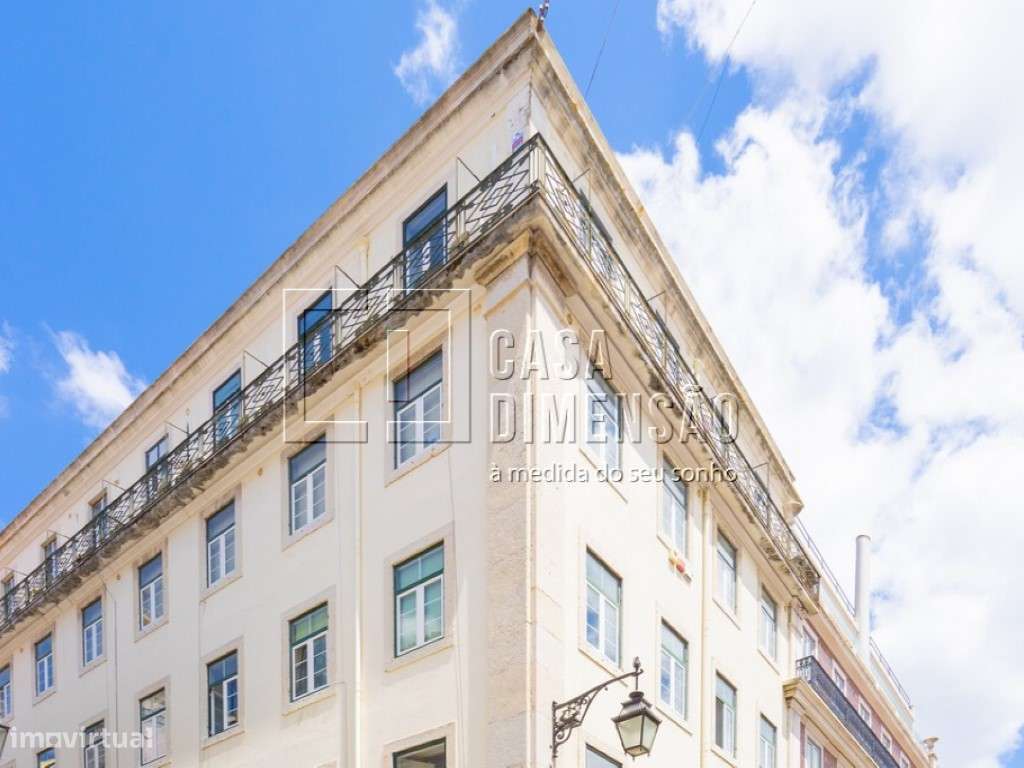 Imóvel composto por dois apartamentos independentes, em prédio com ... - Grande imagem: 1/58