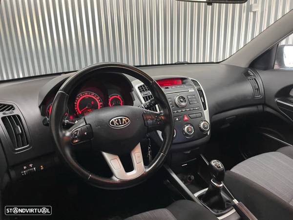 Kia Ceed SW 1.6 CRDi LX ISG - 10