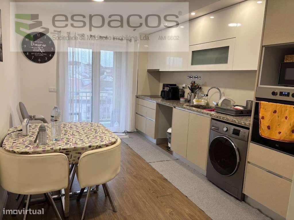 Apartamento T3 semi-novo - Grande imagem: 2/28