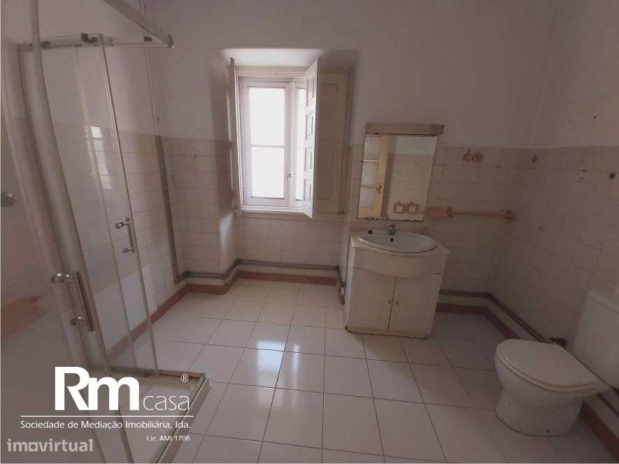 excelente prédio na Av. Emidio Navarro, junto ao Parque da Cidade-36