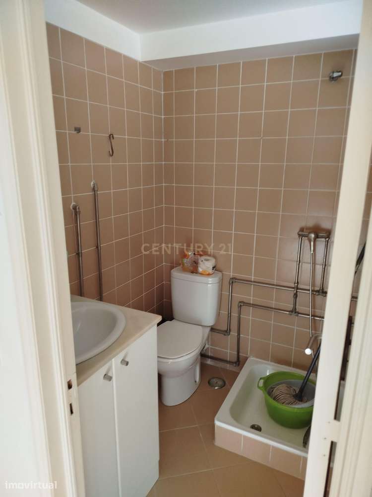 Edifício para Recuperação com Vista para o Rio em Lisboa (São Vicente) - Grande imagem: 4/41