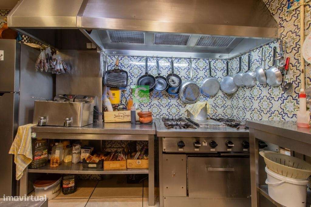 Trespasse de Restaurante Tradicional no Porto: Poveiros, Passos Manuel-17