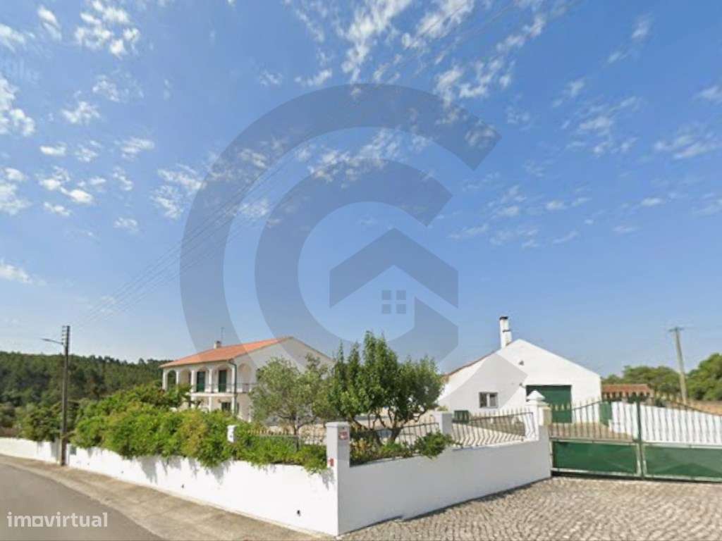 Moradia T5 - Alcanede, Santarém-0