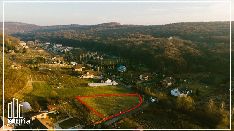 Teren intravilan de vânzare, 1800m², Corunca!