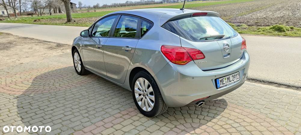 Opel Astra IV 1.4 T Edition 150 - 10