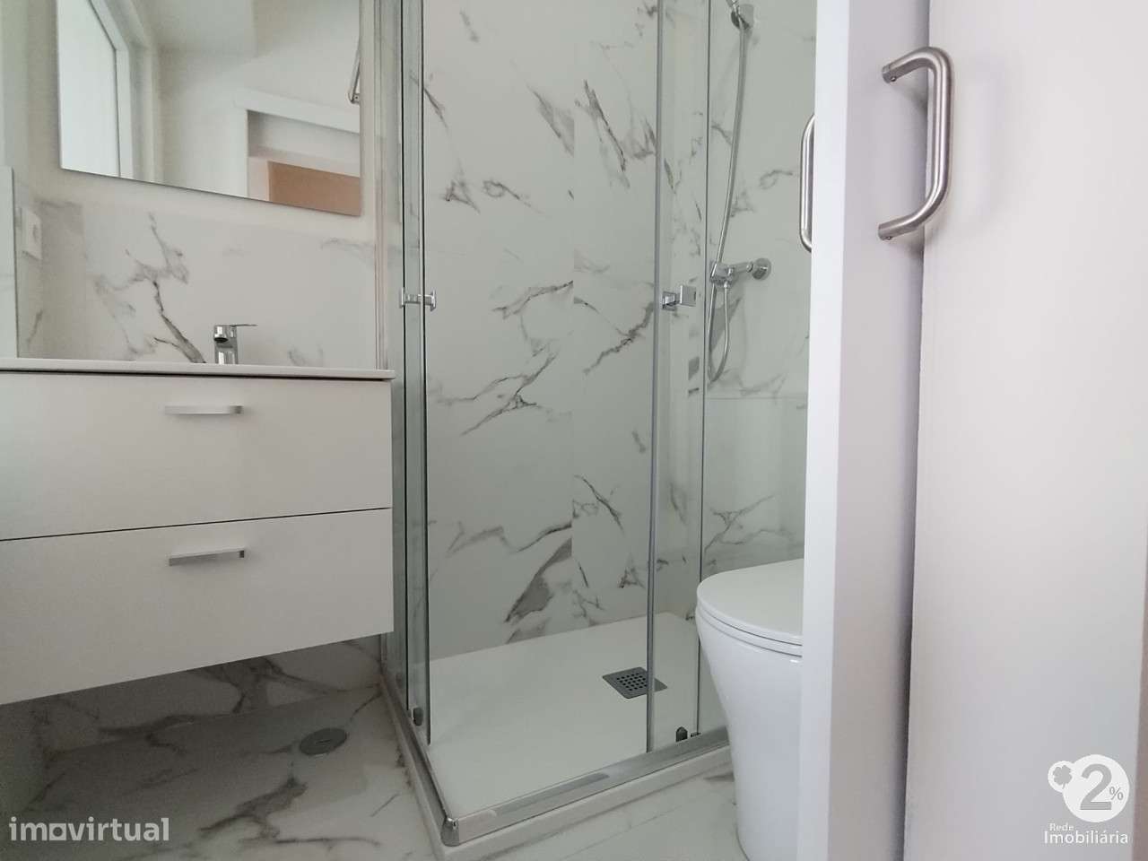 Apartamento T2 totalmente remodelado na Penha de França – pronto a...-16