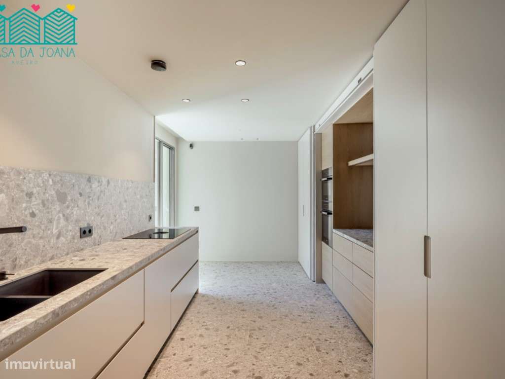 Moradia T5+1 com Piscina em Cascais-12