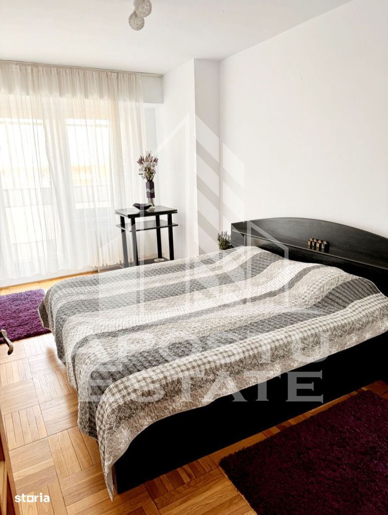 Apartament cu 3 camere, 105 mp , etaj intermediar, Zona Polivalenta