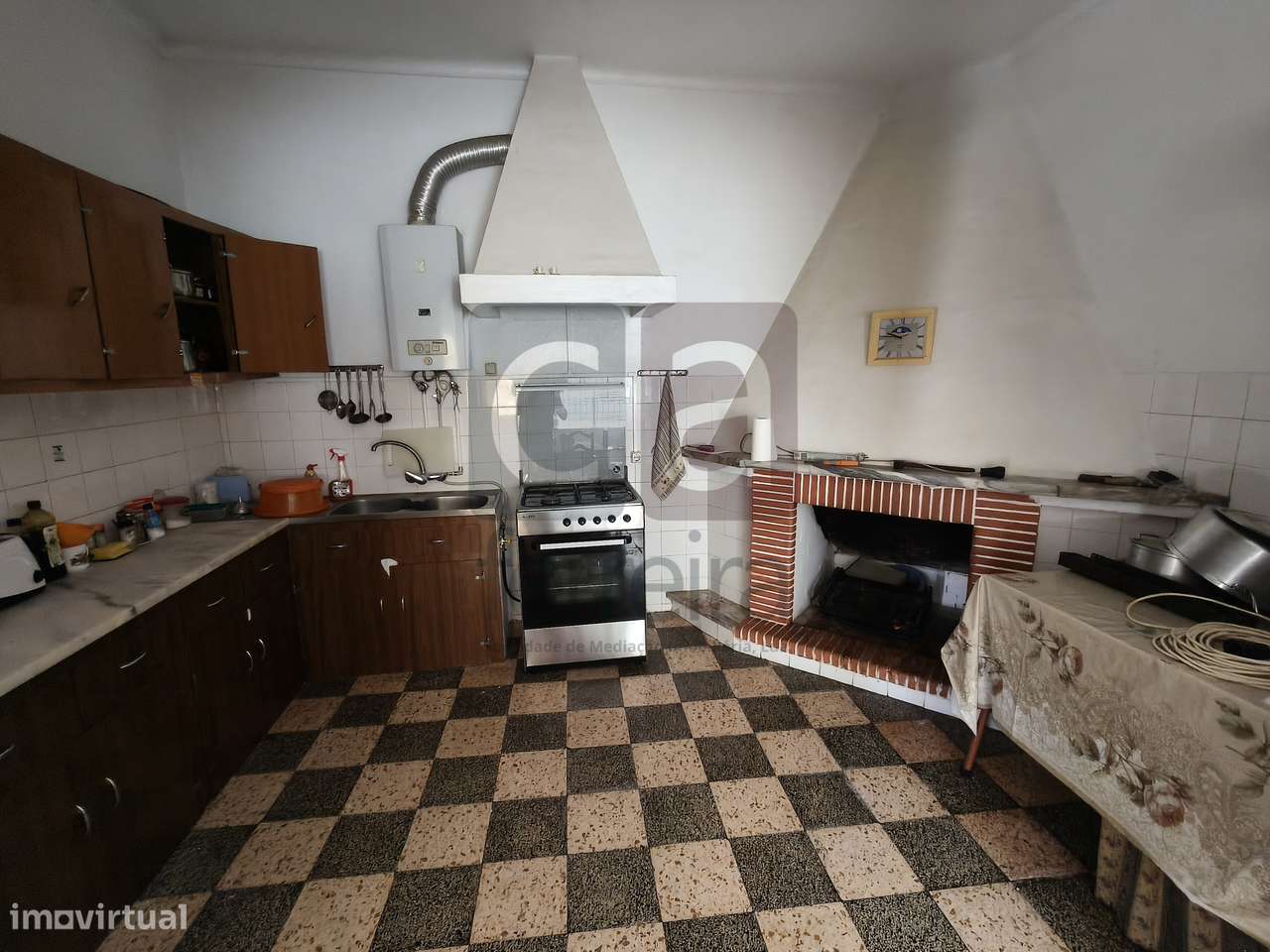 Moradia T5 na Azinhaga – Espaço e localização privilegiada-5