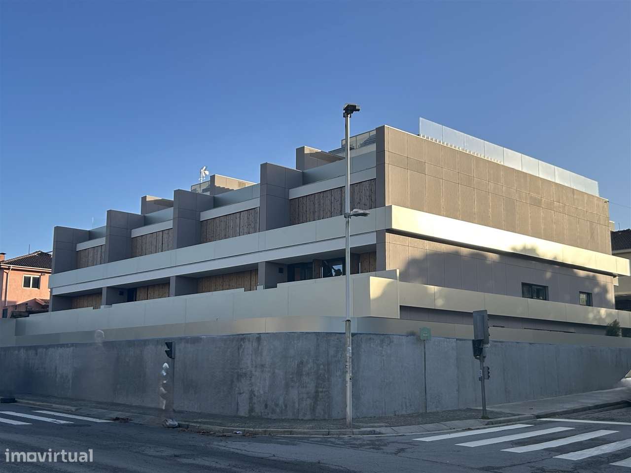 T4+1 Triplex c/ piscina junto à praia na Foz do Douro - Grande imagem: 3/8