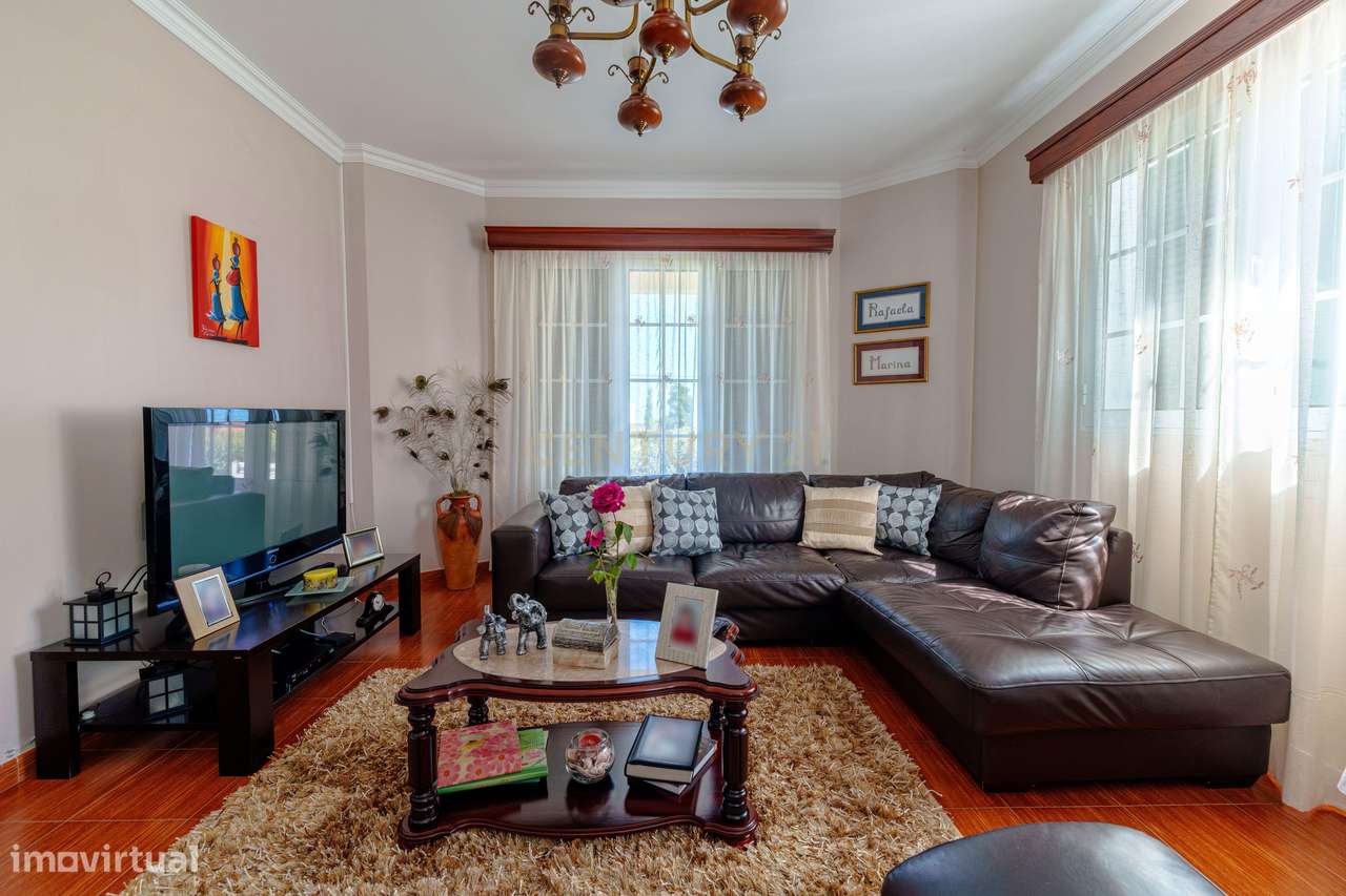 Moradia T4 com 2.971 m² de Terreno e Vista Panorâmica-3