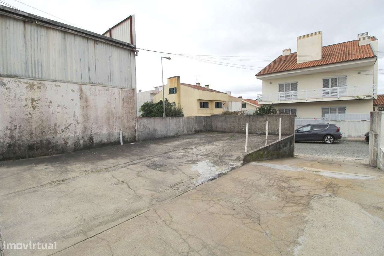 Lugar de Estacionamento à Venda  Rio Tinto - Grande imagem: 2/5