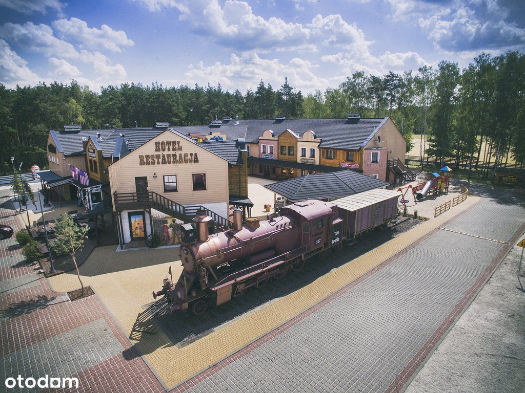 Hotel i restauracja z pełnym wyposażeniem