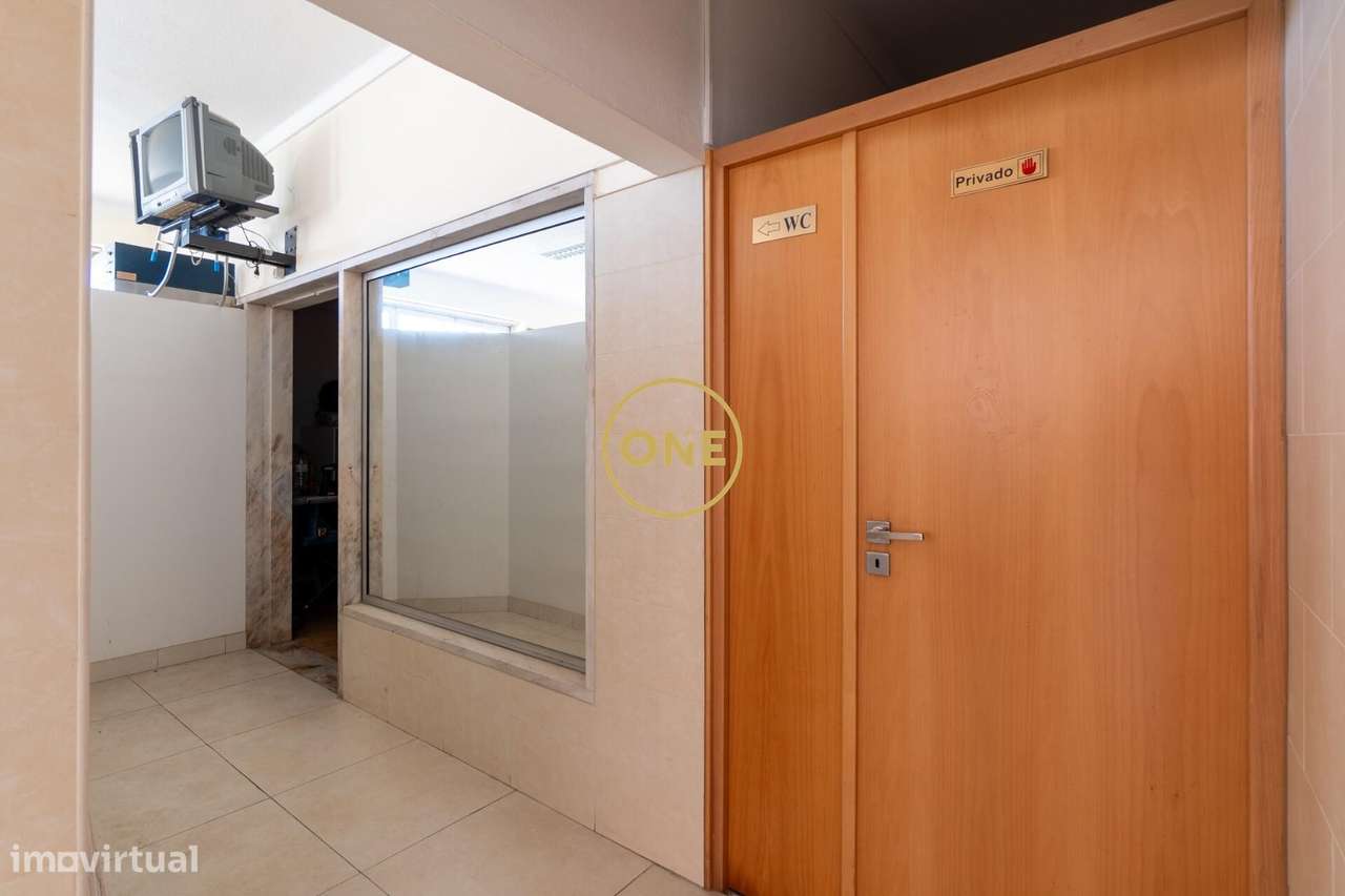 Prédio em propriedade total com 5 divisões independentes - Povoa da Ga-32