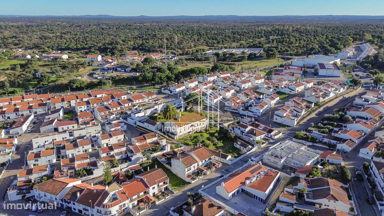 Moradia T3 com quintal em Mora-43