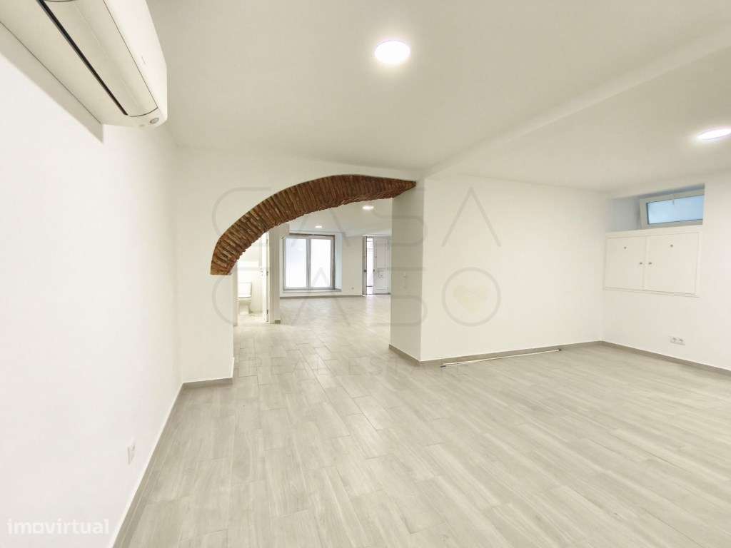 Prédio totalmente remodelado com 3 apartamentos independentes na Ba...-31
