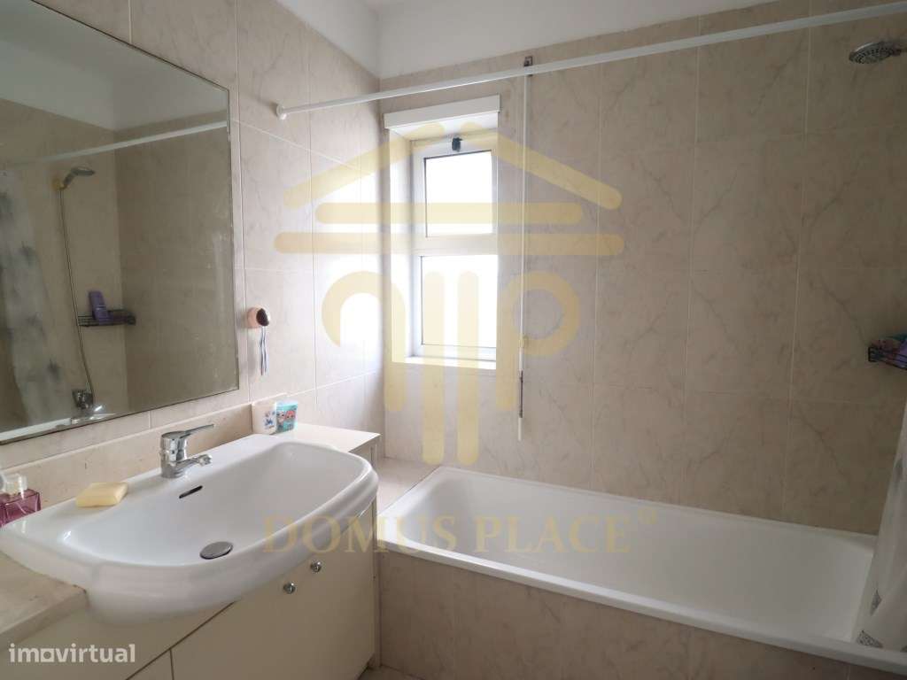 Apartamento T3 no Castelo da Maia com Terraço, 3 Frentes e Lugar de...-6