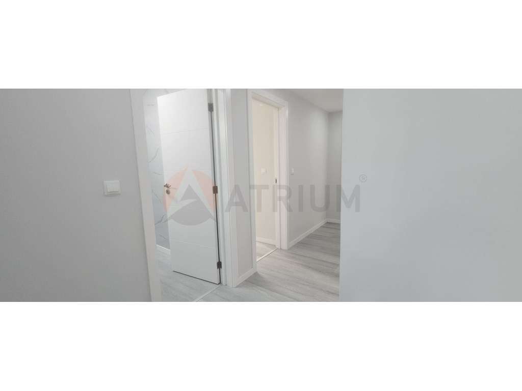 T2 Completamente remodelado em Corroios + Arrecadação.-6
