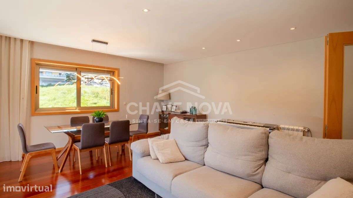 Excelente Apartamento T3 com Terraço em Oliveira do Douro,-7