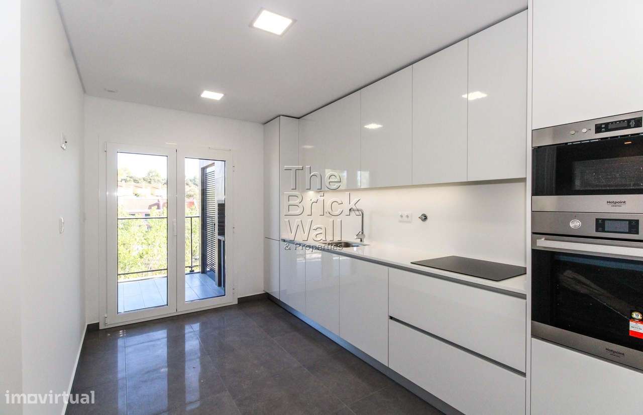 Apartamento T3 em condomínio fechado com piscina em zona central de Al - Grande imagem: 5/24