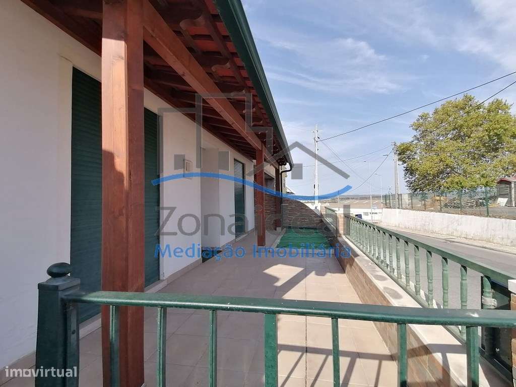 Moradia com quintal, localizada em Alenquer-19