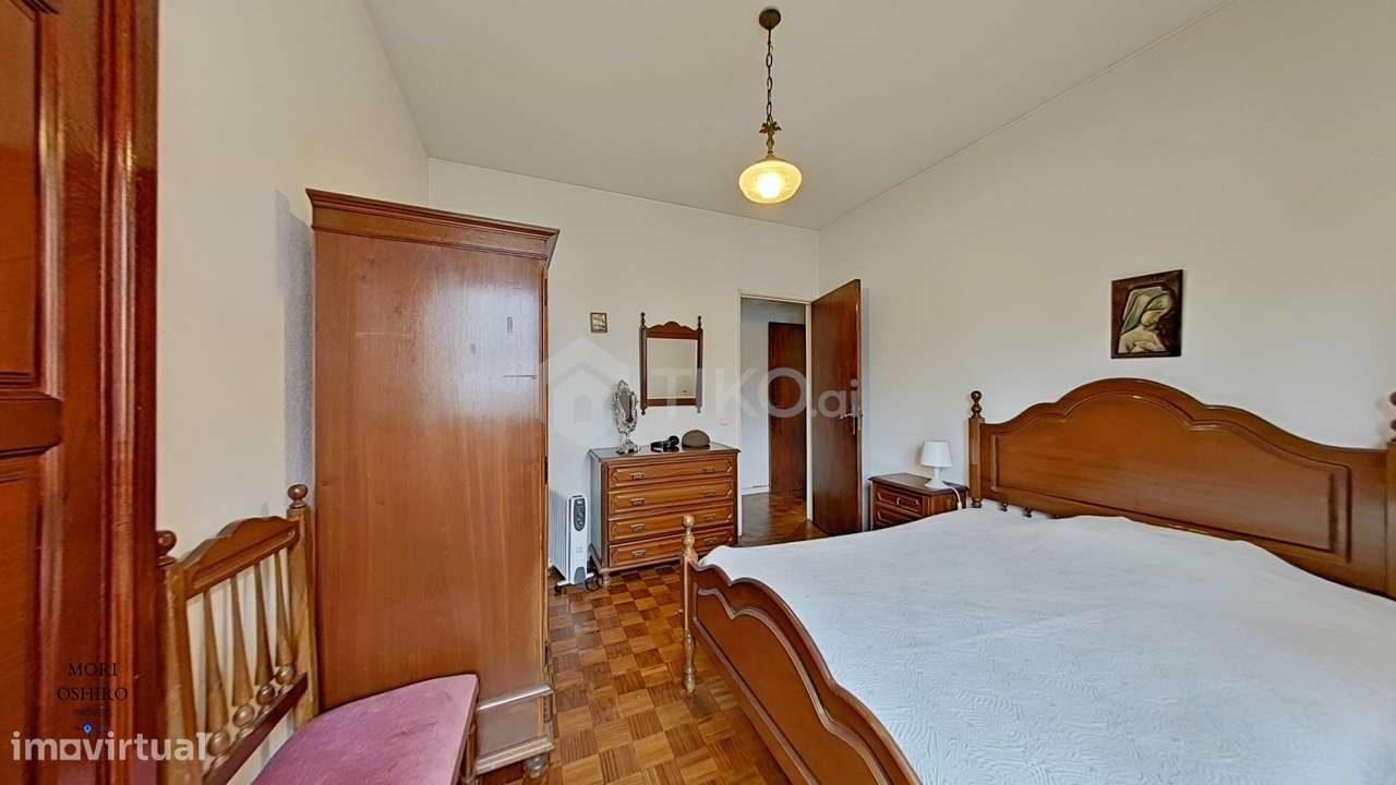 T4 COM 3 FRENTES SOLARES E ÁREAS ACIMA DA MÉDIA | METRO DE CHELAS-13