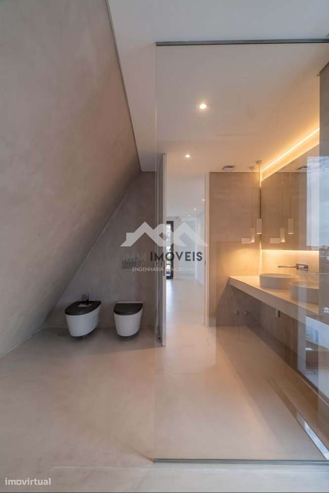 Moradia T3+1 | NOVA | Piscina | Francelos | 4 Frentes | Box | Praia-28