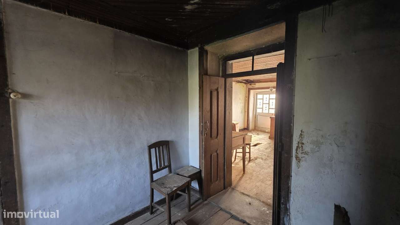 Moradia para restaurar, com terreno, perto de Ferreira do Zêzere-25