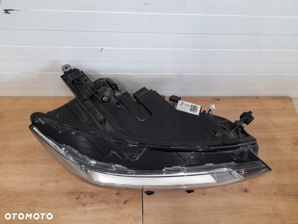 LAMPA PRZEDNIA PRAWA VOLKSWAGEN PASSAT B8 3G1 FULL - 2