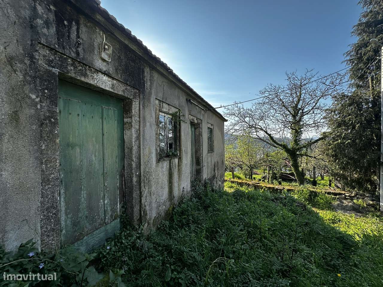 Moradia para restauro em São Julião, Valença.-6