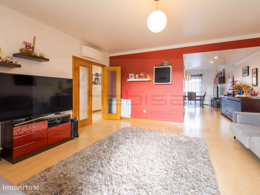 Moradia T5 com Jardim, Garagem ampla e Espaço para Piscina-8