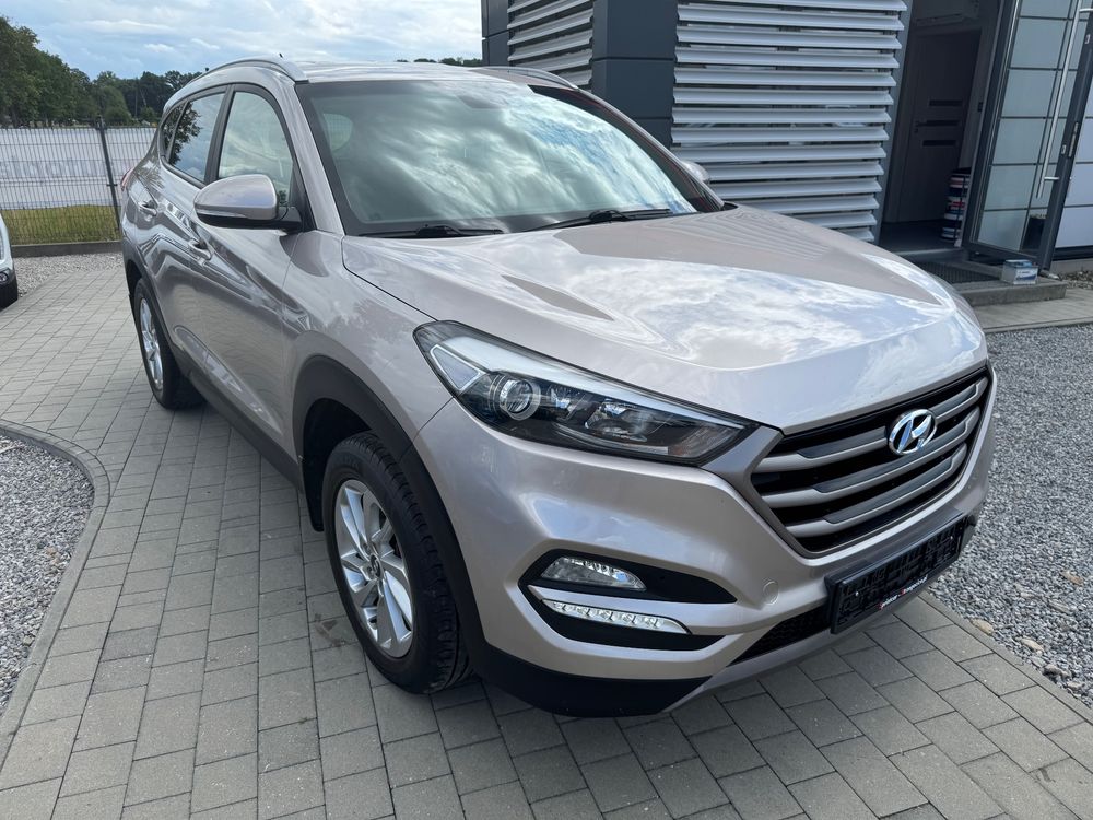 Hyundai Tucson III (2015-2020) blue 1.6 GDi 2WD Intro Edition 2016