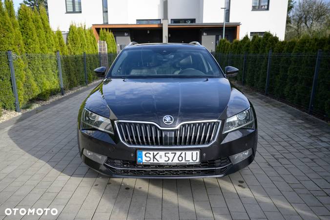 Skoda Superb 2.0 TDI L&K DSG - 2