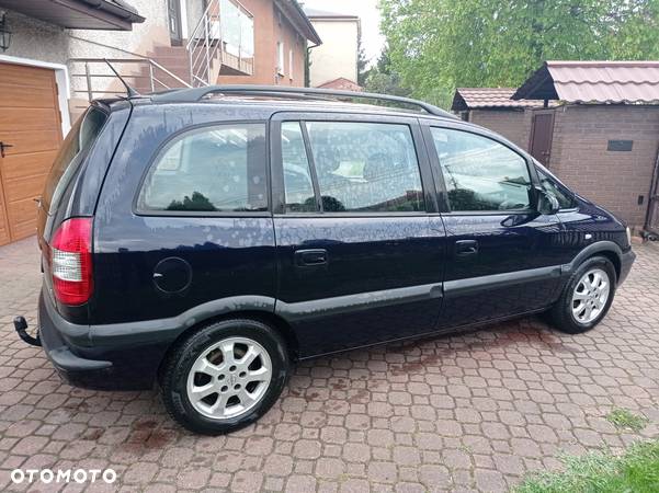 Opel Zafira 1.8 16V Comfort - 4