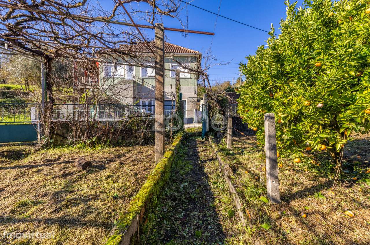 Moradia T1 para recuperar | Albergaria dos Doze-12