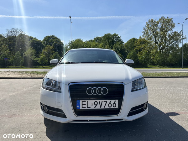 Audi A3 1.6 Ambiente - 3