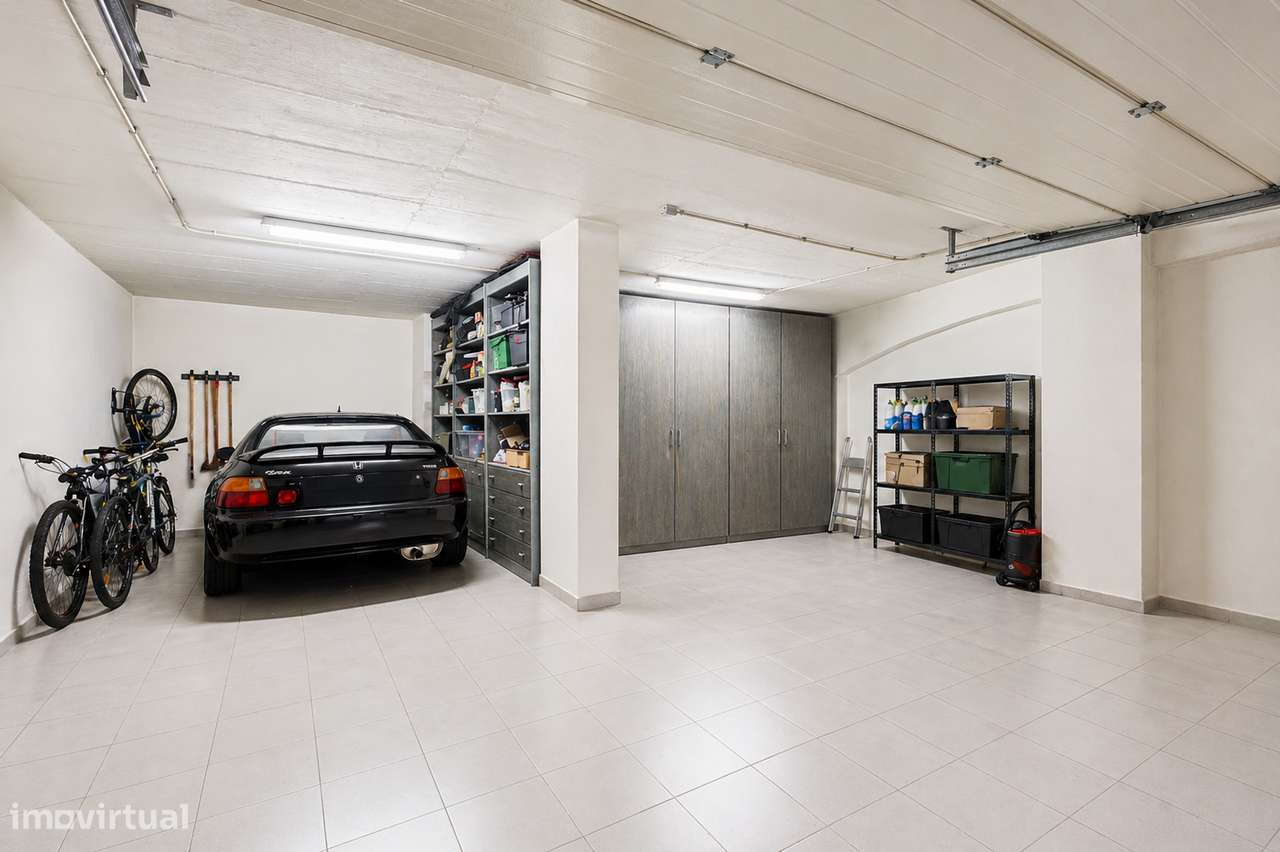 Malvarosa | T3 com 178m² e garagem para 4 carros – algo raro na zona!-19