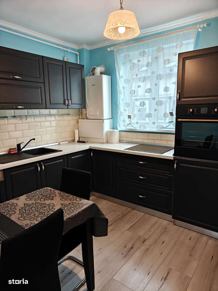 Apartament 3 camere, etaj 2, parcare Floresti-0