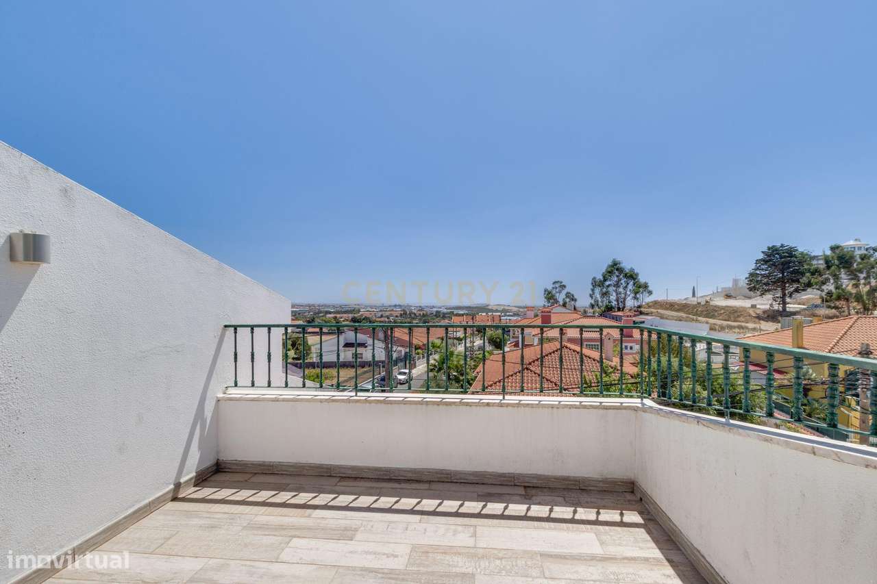 MORADIA T4 COM JARDIM E GARAGEM-44