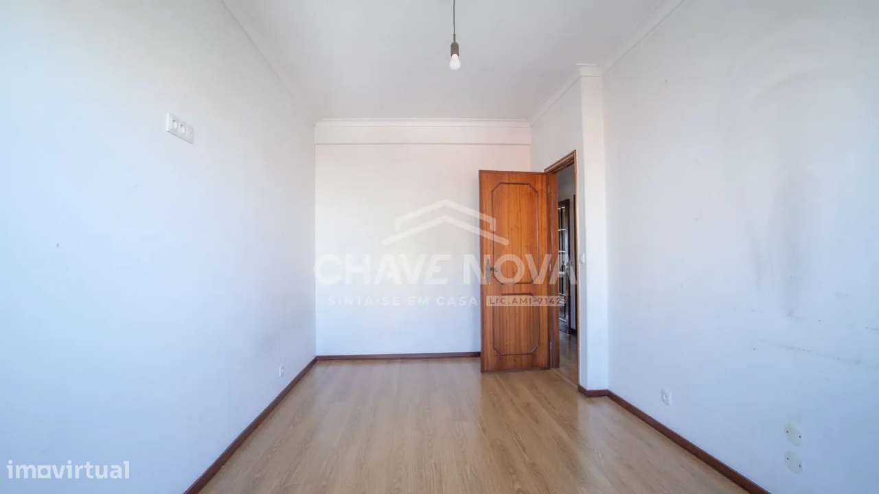 T2 com varanda e 2 casas de banho em Gaia-7