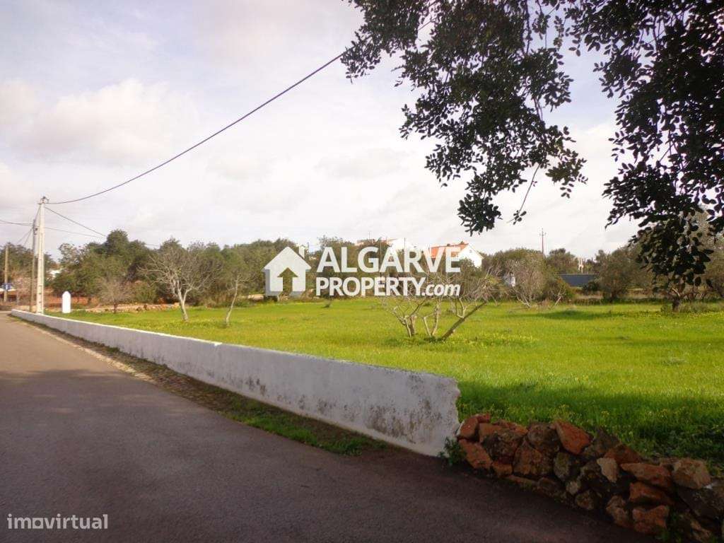 Lote de terreno no centro de Almancil, Algarve - Grande imagem: 4/18
