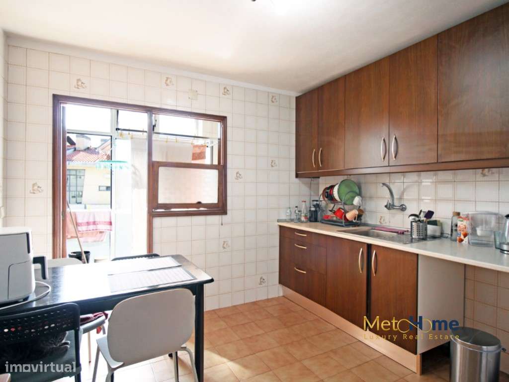 T2 com garagem Box e varanda voltado a Poente-11