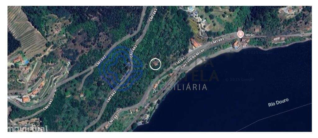 Moradia com terreno de 46000m2 - Grande imagem: 2/33