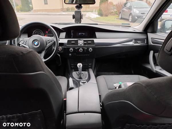 BMW Seria 5 520d - 15