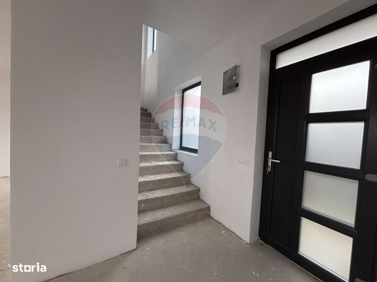 Casă / Vilă cu 4 camere de vânzare-2