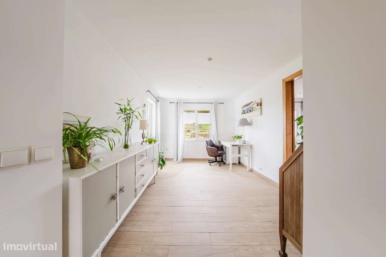 Moradia Térrea Renovada C/ Logradouro e Terreno, Vimeiro - Lourinhã-23