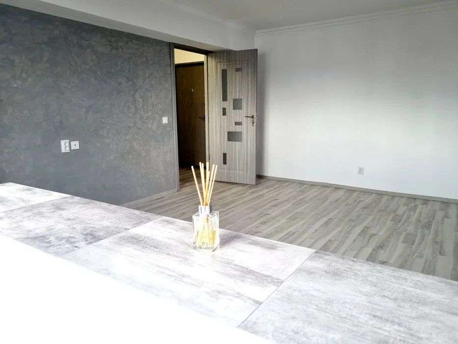 - Apartament 1 camera, Renovat 2024, , Buzaului la B-uri, bloc mixt - Imagine principală: 2/8